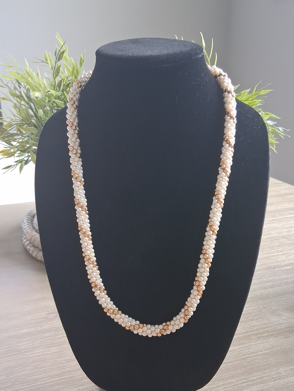 Vintage Cream and Gold Twisted Beaded  Necklace No Closure